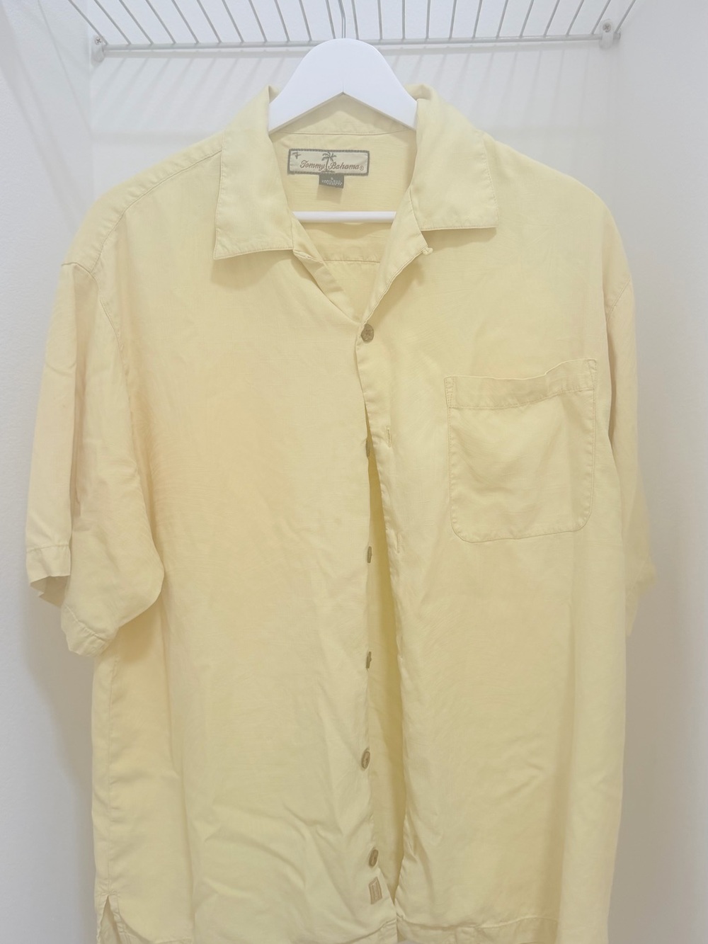 100% Silk Tommy Bahama Classic Short-Sleeve Camp Shirt in Pale Yellow